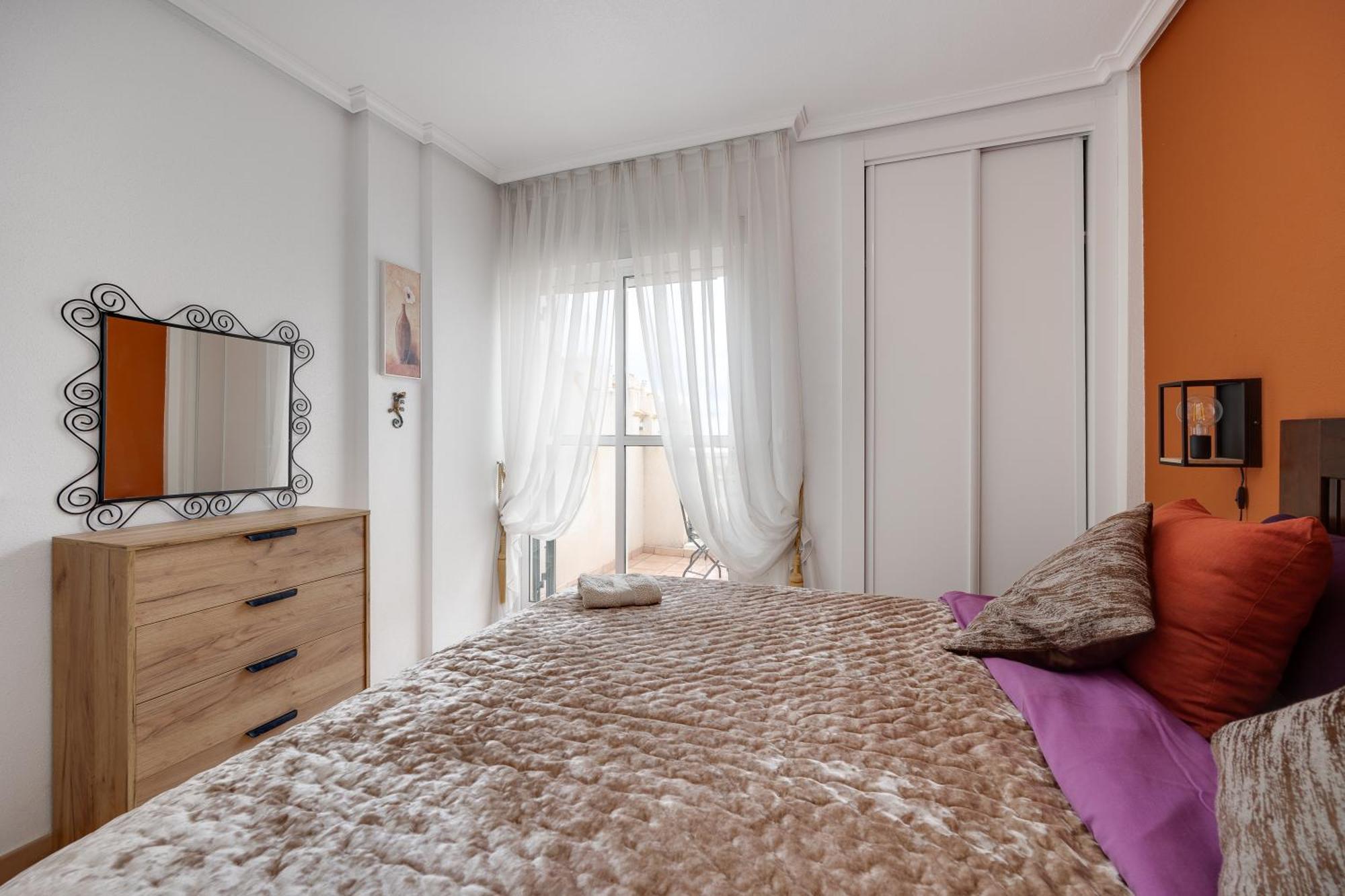 Cb Living - First Line Detached House, Cabo Roig Apartment *